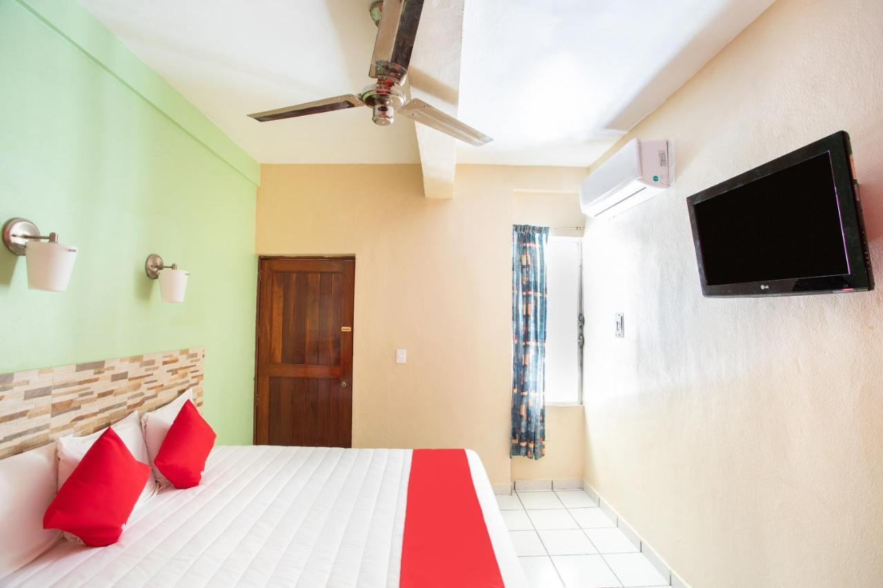 Hotel Costa Azul チェトゥマル エクステリア 写真